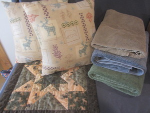 lot 141 image: Bath Towels, Pillows