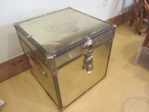 lot 53 image: Metal Trunk