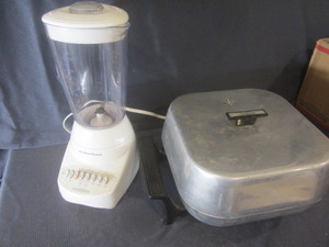 lot 197 image: Blender, Electric Fry Pan