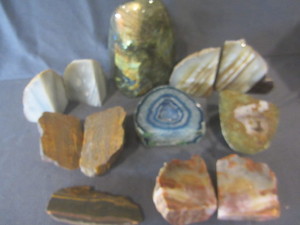 lot 151 image: Minerals, Geodes