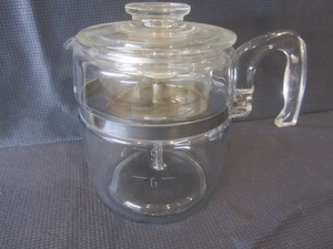 lot 168 image: Vintage Pyrex Glass Coffee Maker