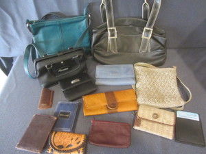 lot 189 image: Ladies Purses