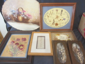 lot 199 image: Flowers with Dried
