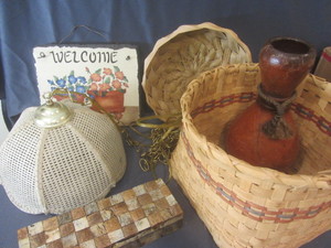 lot 200 image: Welcome, Bone Box, Baskets