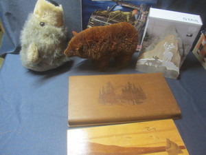 lot 230 image: Marquetry, Bears, Calendar