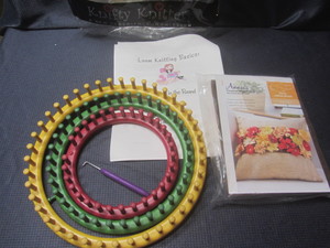 lot 236 image: Knitting Looms, Pillow Wrap Kit