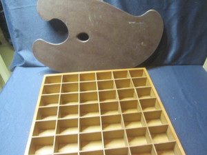 lot 247 image: Artist Palette, Divided Tray