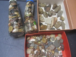 lot 251 image: Polished & Natural Stones