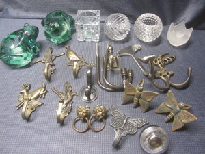 lot 264 image: Hooks, Votives