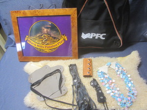 lot 268 image: Blk Hills Passion Play, Gloves, Sheepskin
