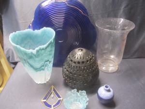 lot 272 image: Art Glass, Luminary, Vases