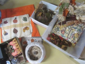 lot 278 image: Halloween Decorations