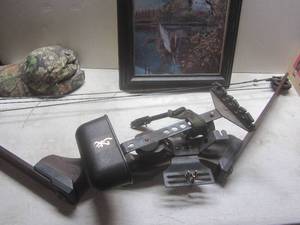 lot 293 image: Compound Bow & Accessories