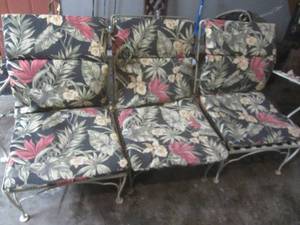 lot 302 image: Vintage Patio Furniture