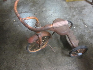 lot 322 image: Vintage Tricycle