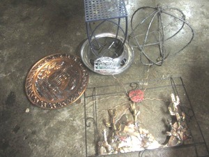 lot 325 image: Yard Art
