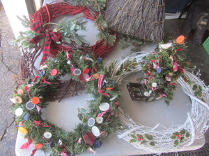 lot 345 image: Wreaths, Button Tree, Garland