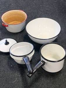 Vintage�Memco Enamelware Cookware�������