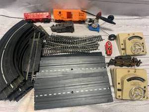 Vintage Slot Car & Railroad Items�