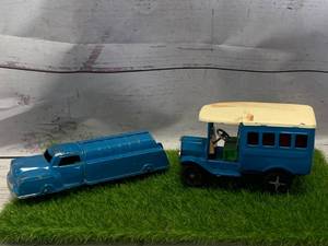 Vintage�Tootsietoy�Fuel Truck & Made�In�Japan Tin Jeep�