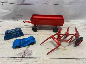 Twisty Toy�And�Indian Harnessed Are Vintage�Toys�