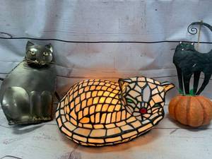 Metal Cat Art & Cat Light�