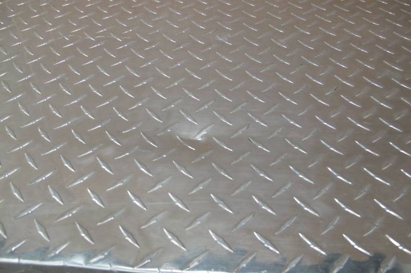 lot 21 image: Husky 71.36 Diamond Plate Aluminum Full Size Crossbed Truck Tool Box