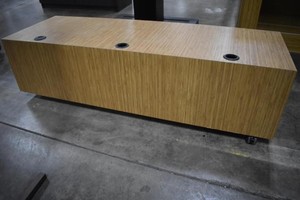 lot 267 image: 54x18x14T Clothing Display No Wheels