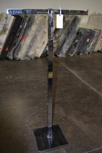 lot 308 image: 28x57-12T Clothing Rack