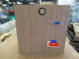 lot 404 image: 18x18x8T Wooden Counter BlockDisplay
