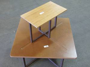 lot 702 image: Interlocking Retail display  Coffee Table
