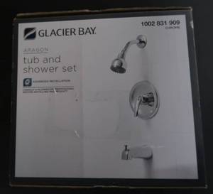 lot 46 image: Glacier Bay Aragon Single-Handle 1-Spray Tub in Chrome (Missing Shower Head)