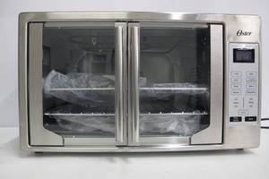 lot 20 image: Oster TSSTTVFDDG Toaster Oven - 1525W