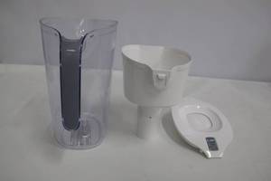 lot 66 image: Brita Lake Model White 10 cup.