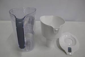 lot 68 image: Brita Lake Model White 10 cup.