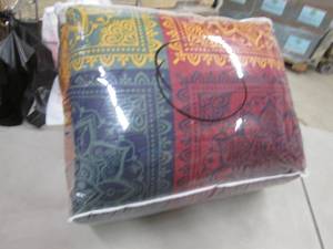 lot 77 image: Sleepwell Inc Full Bedding Set ...