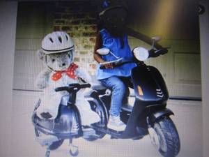 lot 24 image: Ride-On Scooter with Sidecar open b...