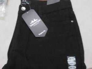 lot 37 image: Sahara Club Mens 38x32 inch Black ...