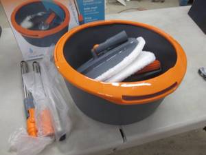 lot 38 image: Casabella Compact Spin Cycle Mop op...