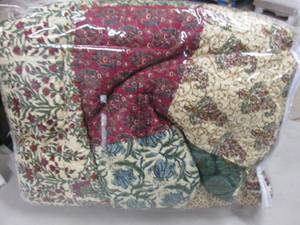 lot 48 image: King Bed Quilt open box Retail $94....