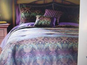 lot 65 image: Ombre Jacquard 10-Piece Bed Set  op...