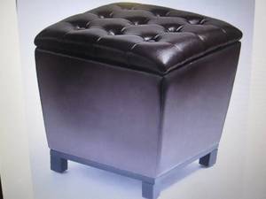 lot 72 image: Hudson Ottoman open box Retail $59....