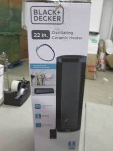 lot 153 image: Black & Decker Oscillating Ceramic ...