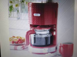 lot 163 image: Ginnys 30th Anniversary 8-Cup Coff...