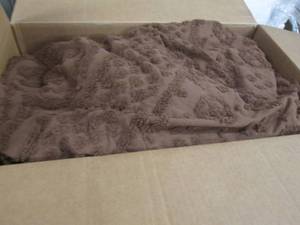 lot 200 image: Brown Chenille Bedspread open pkg R...