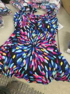 lot 220 image: 4 - Size 16 Ladies One Piece Swimsu...