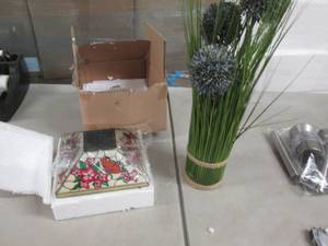 lot 236 image: Solar Fence Topper, Allium Dcor...