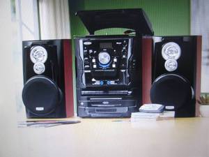 lot 250 image: Jensen Music System with 3-Speed Tu...