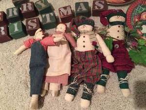 lot 10 image: Christmas Decorations