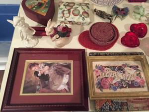 lot 30 image: Large Home Deco Lot